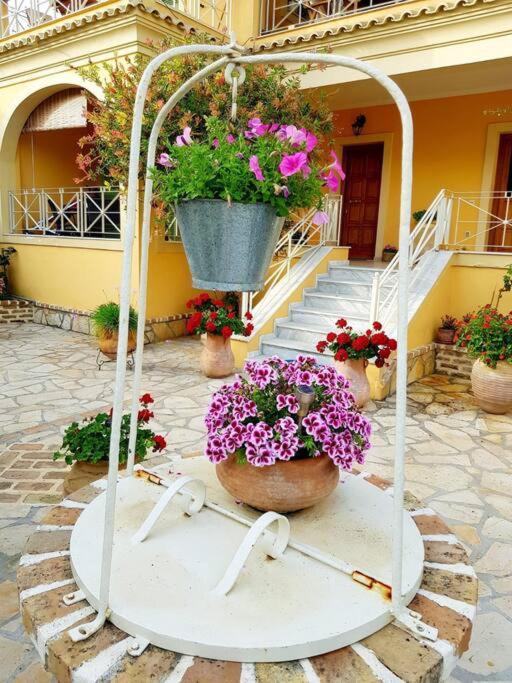 Sunny Stay Furnished Apartment In Kanoni Exterior foto
