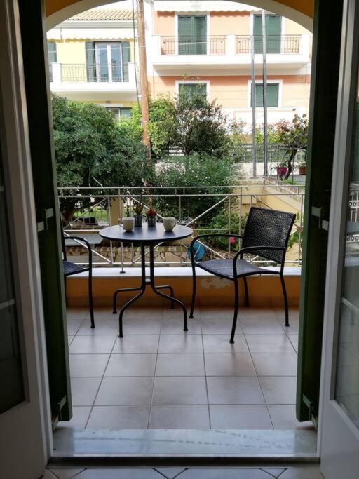 Sunny Stay Furnished Apartment In Kanoni Exterior foto